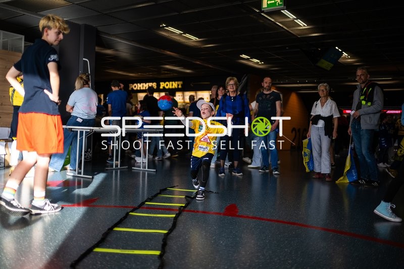 Kinderspiel im Foyer