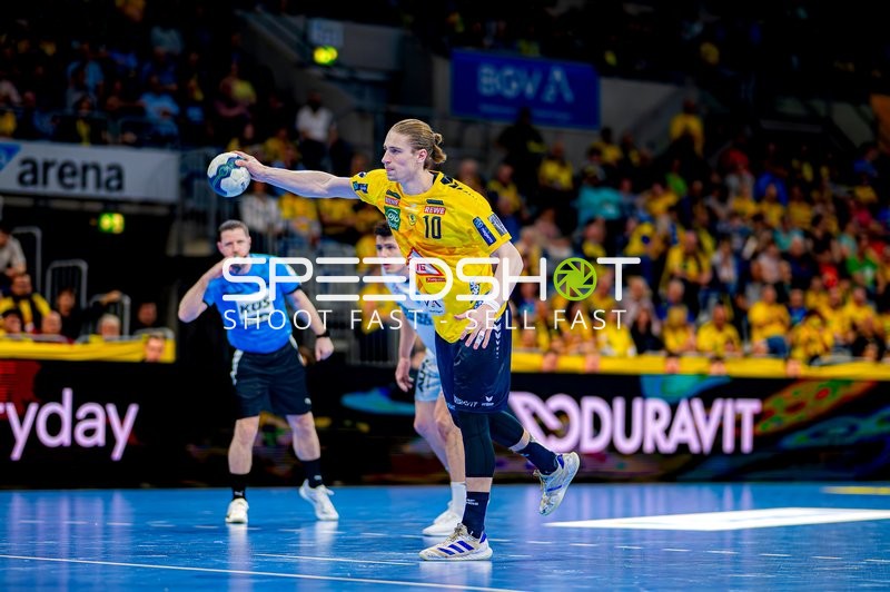 Spieler wirft den Ball