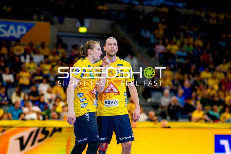 Diskussion zwischen Rhein-Neckar Löwen Spielern