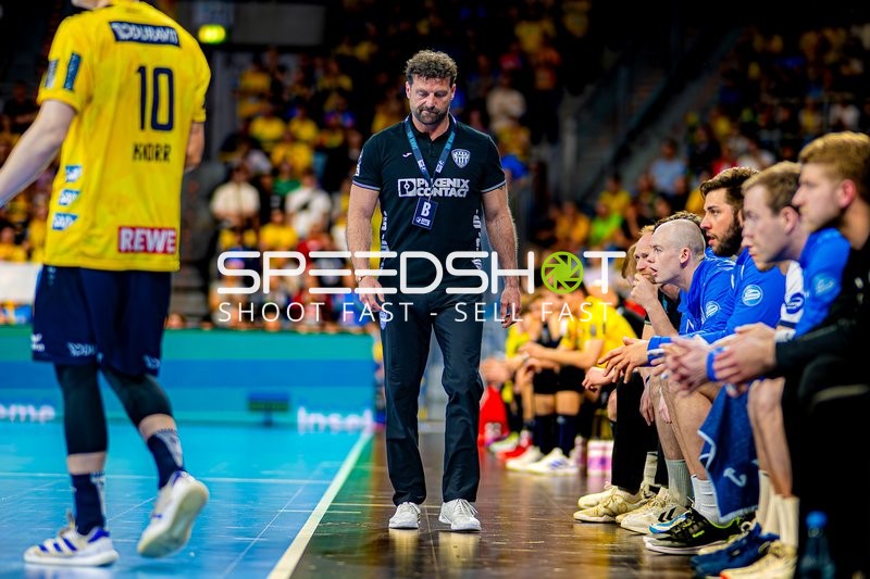 Trainer an der Seitenlinie