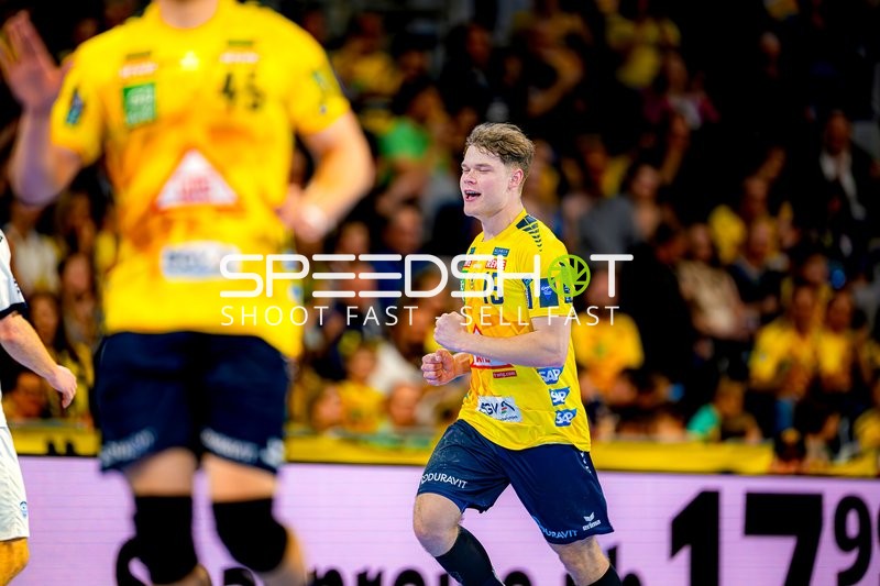 Rhein-Neckar Löwen Spieler jubelt