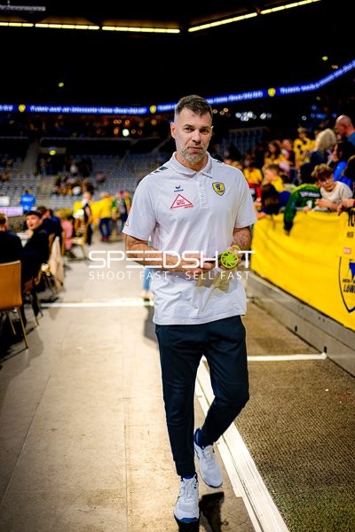 Trainer der Rhein-Neckar Löwen bereitet sich vor