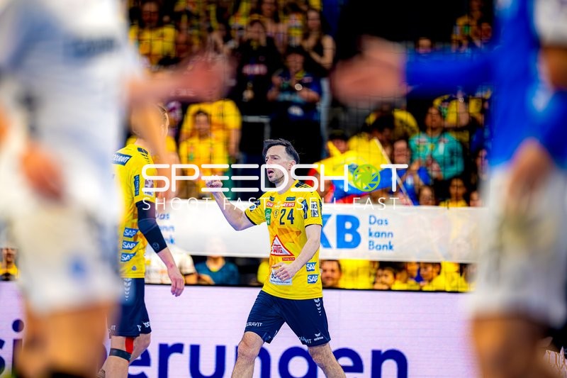 Spieler läuft während des Spiels