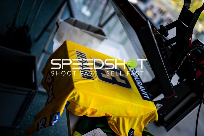 Trikotvorbereitung Rhein-Neckar Löwen