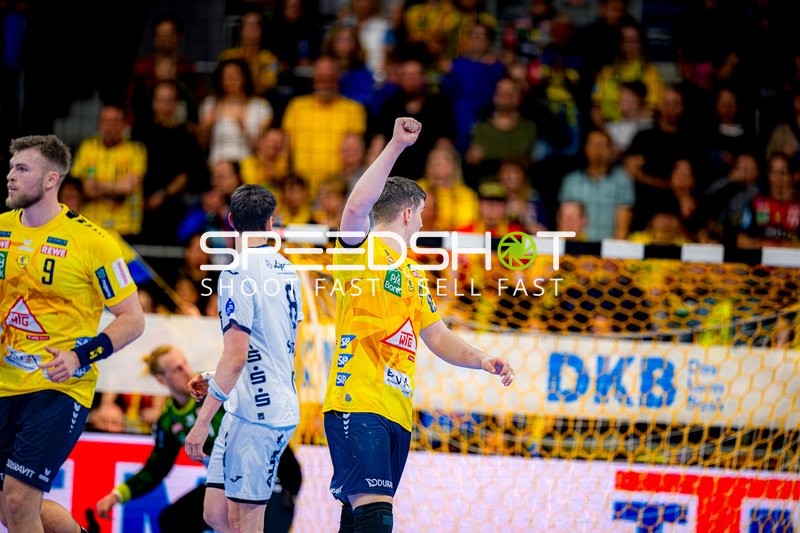 Rhein-Neckar Löwen Spieler jubelt nach Torerfolg