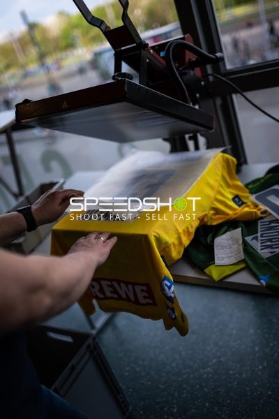 Trikotvorbereitung für Rhein-Neckar Löwen