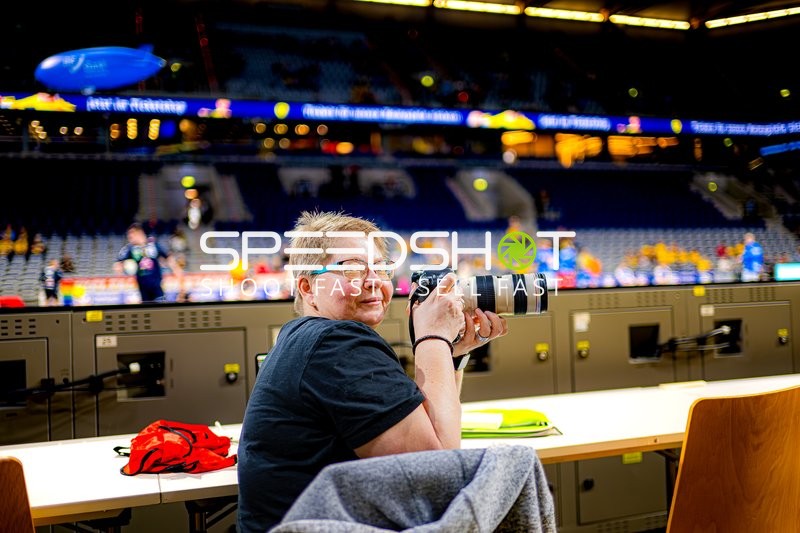 Fotograf beim Handballspiel