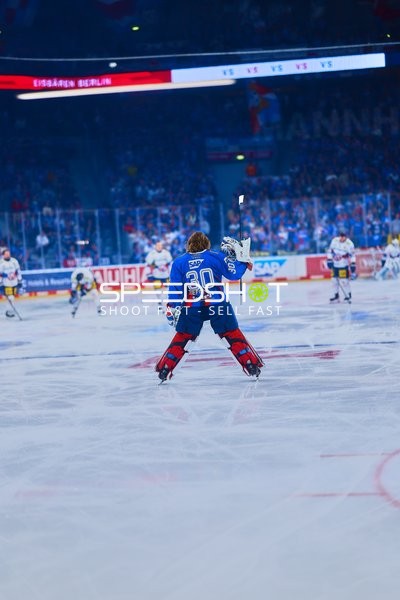 Arno Tiefensee wärmt sich auf