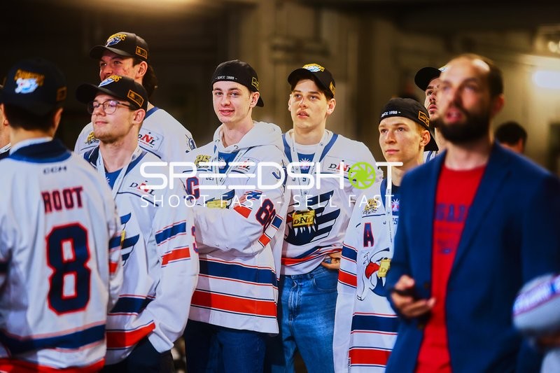 Adler Mannheim feiert Meisterschaft