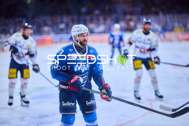 Adler Mannheim im Playoff-Kampf gegen Eisbären Berlin