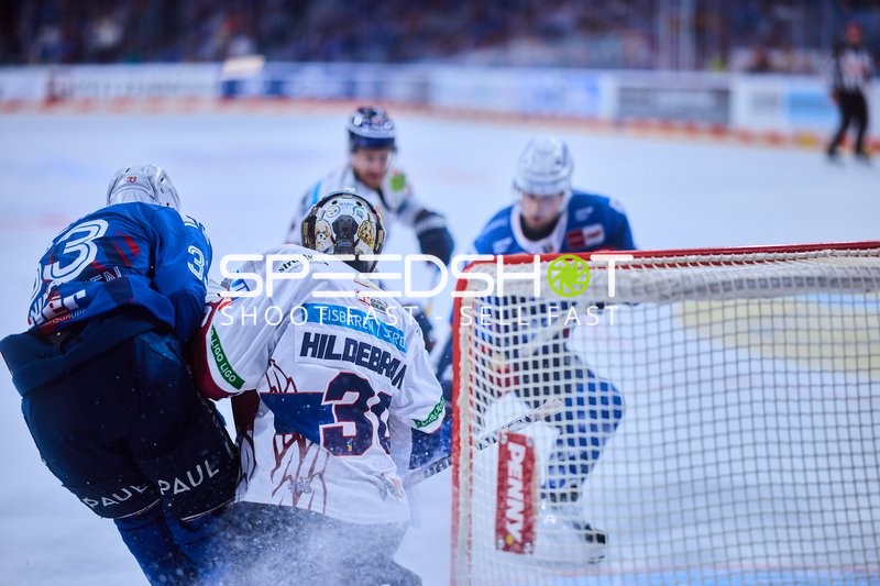 Dramatischer Save von Eisbären Berlin Torwart