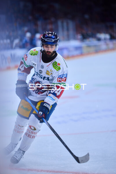 Liam Kirk im Einsatz für Eisbären Berlin