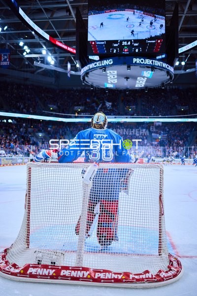 Abwehr von Arno Tiefensee im Halbfinale