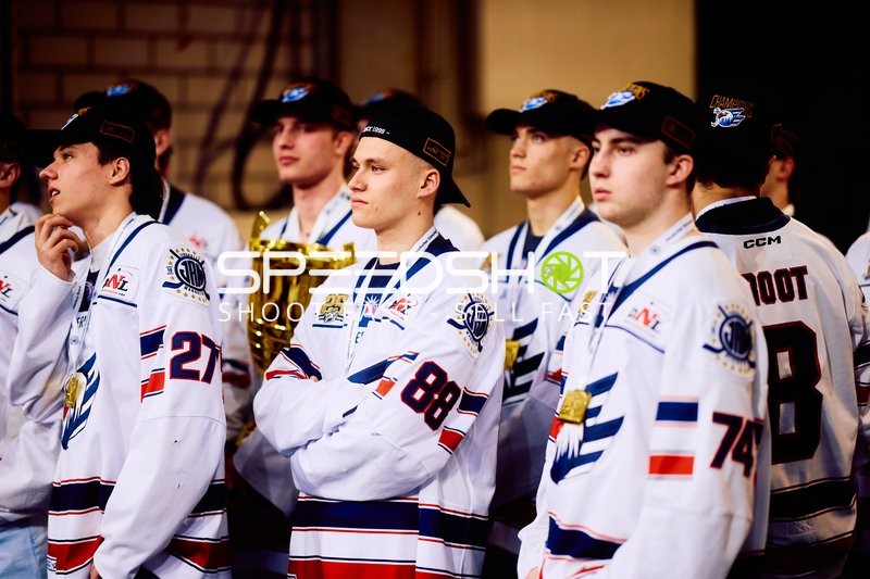 Jungadler feiern Meisterschaftssieg