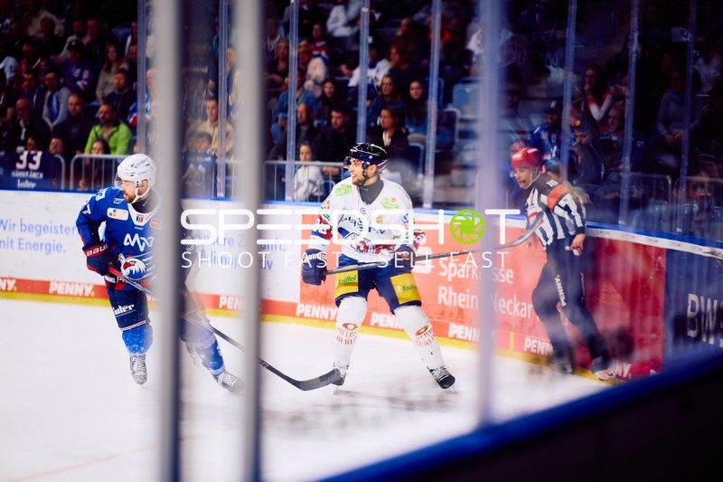 Eishockey Playoff-Duell in der SAP Arena