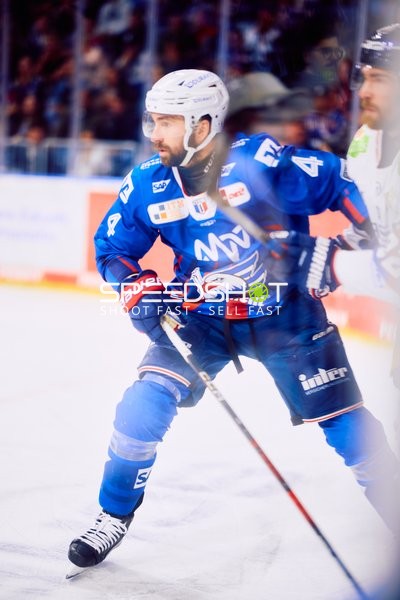 Adler-Spieler in Aktion