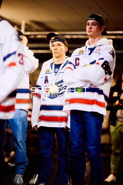 Jungadler feiern Meisterschaftssieg