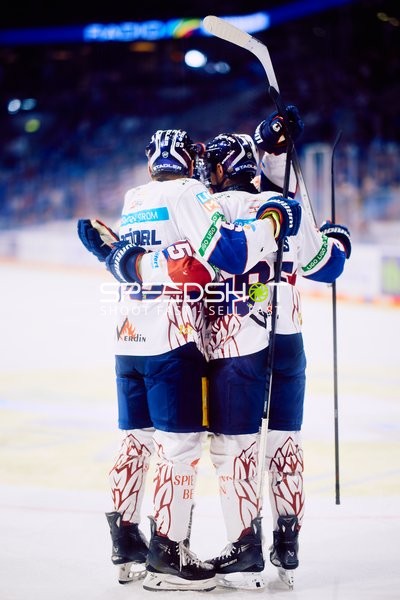Jubel bei den Eisbären Berlin nach Torerfolg