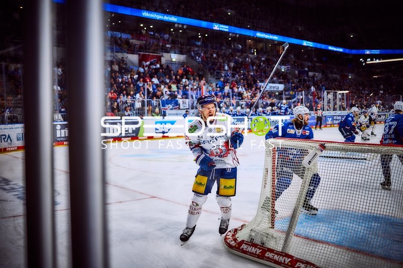 Torjubel der Eisbären Berlin