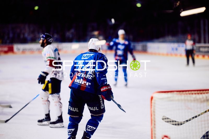 Adler Mannheim erzielen ein Tor