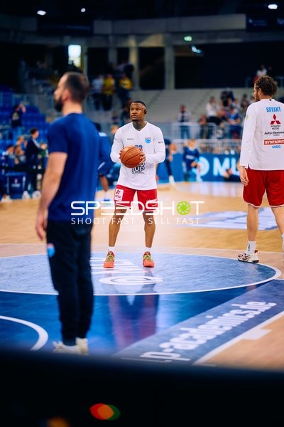 Charles Callison vom MBC beim Aufwärmen