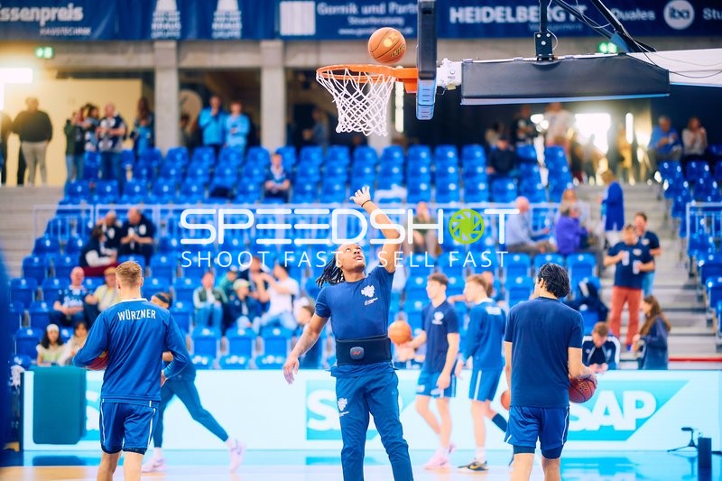 MLP Academics bereiten sich mit Korblegern vor