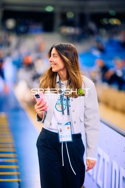 Asmin Pak am Spielfeldrand gesehen