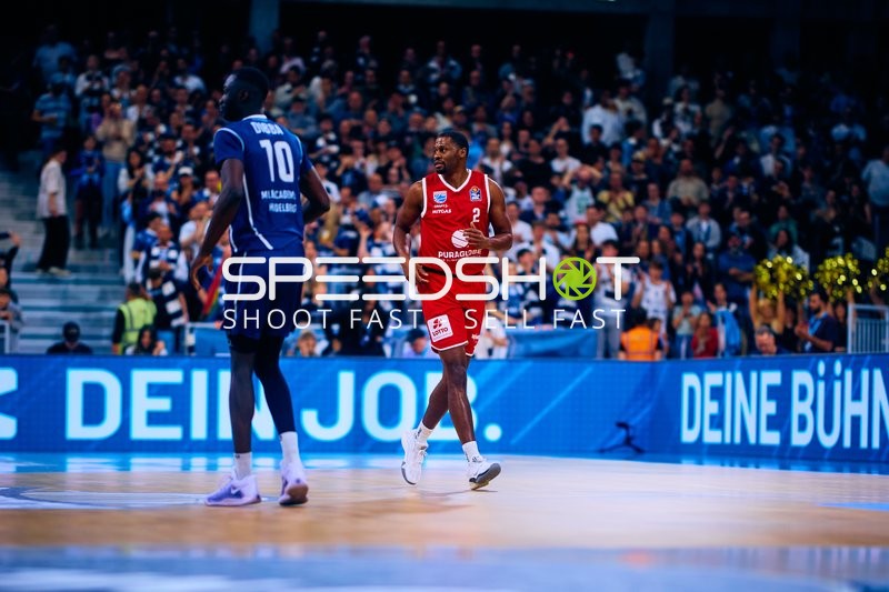 Gespanntes Duell zwischen Osun Osunniyi und Bakary Dibba