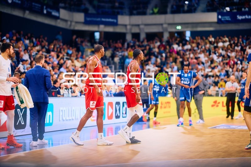 Spieler in der Warteposition während der Unterbrechung