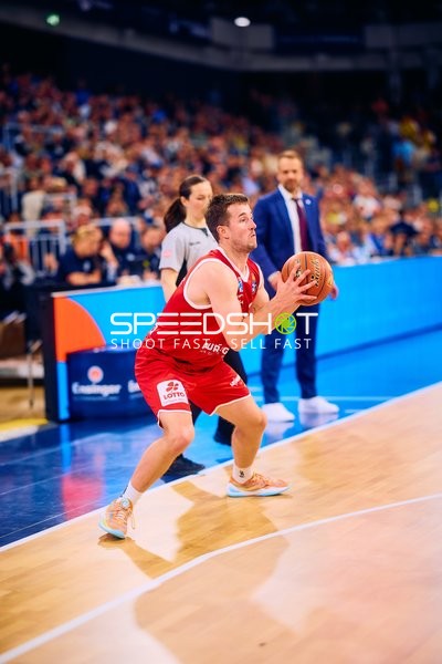 Dynamischer Wurf von Syntainics MBC