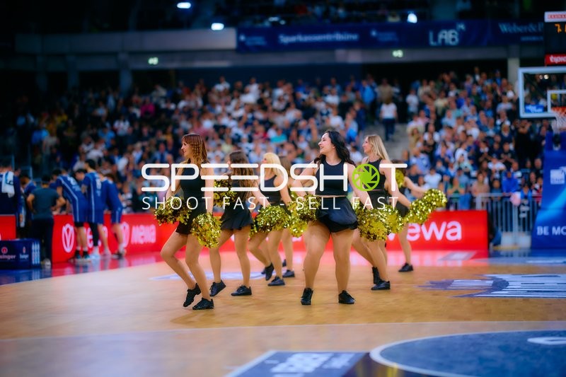 Tanzshow der Pfitzenmeier Cheerdancers begeistert Fans