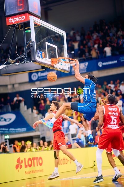 Dramatischer Dunk im dritten Viertel