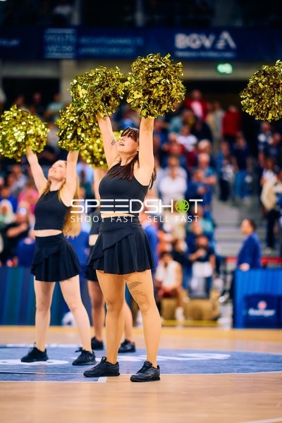 Cheerleader-Show in der Halbzeitpause