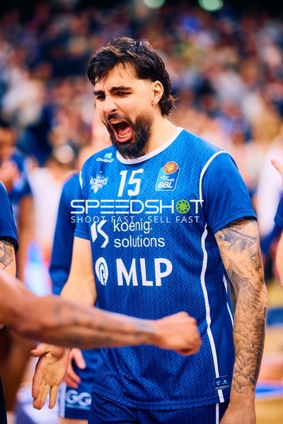 Marcel Keßen jubelt in spannendem Spiel