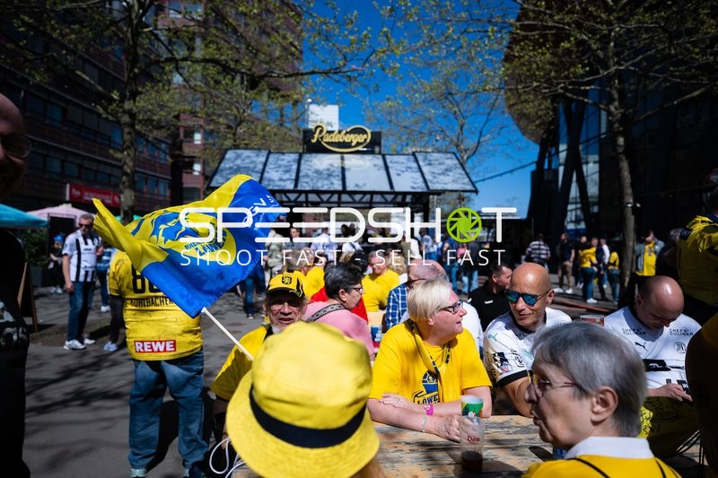 Fans bereiten sich auf das Halbfinale vor
