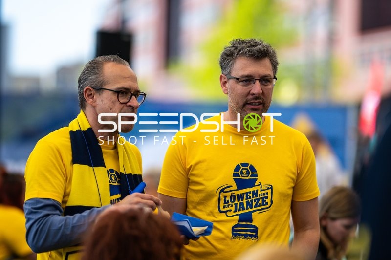 Fans der Rhein-Neckar Löwen vereint vor dem Halbfinale