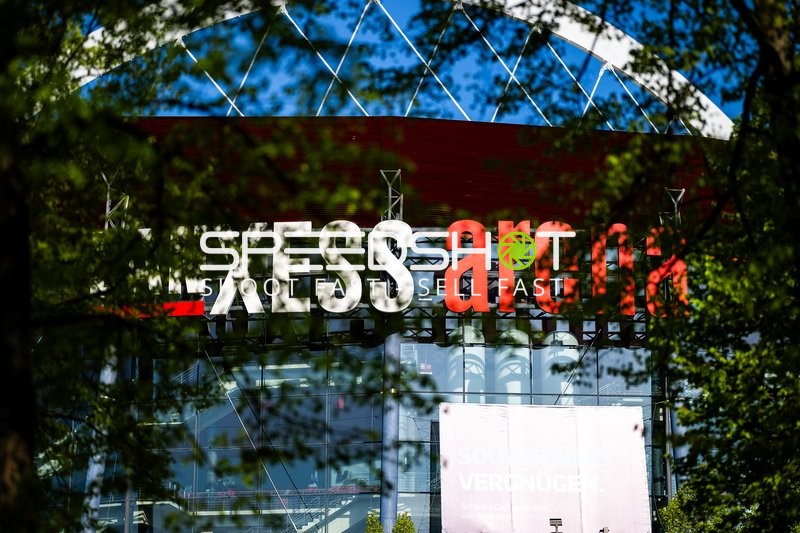 Lanxess Arena Außenansicht