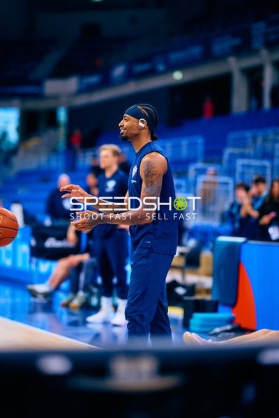 Spieler der MLP Academics passt beim Training