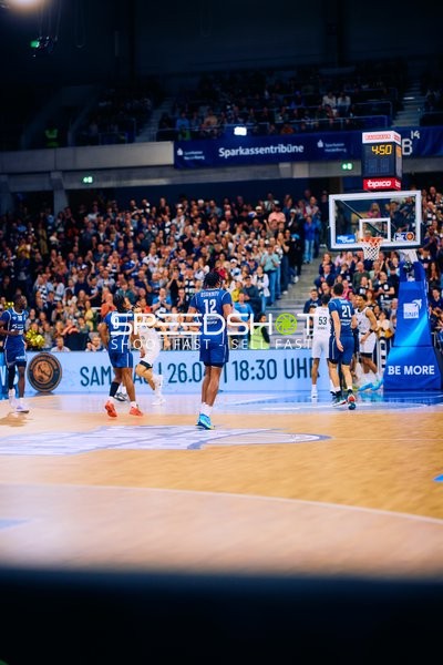 Aktion im Spiel zwischen MLP Academics und NINERS Chemnitz