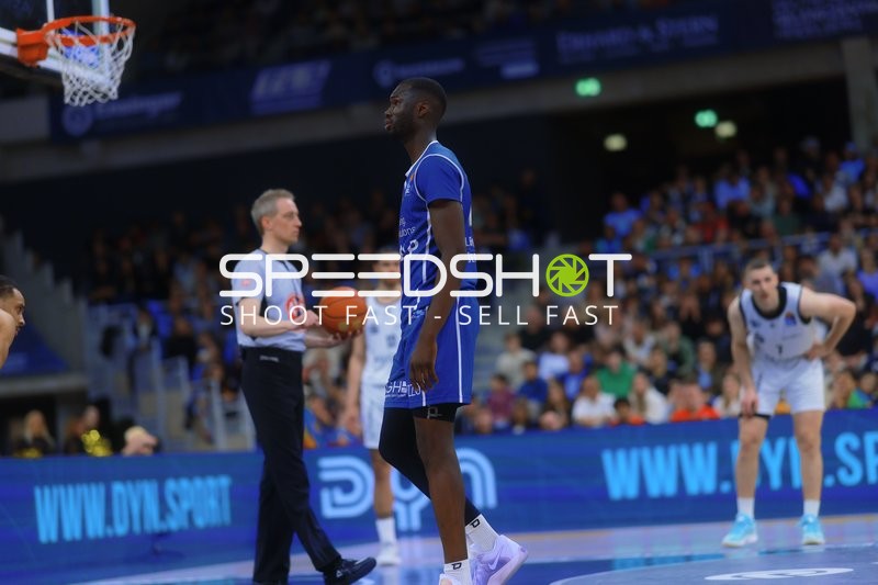 Spieler steht am Freiwurfpunkt