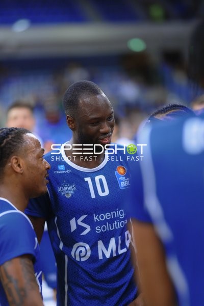 Unterhaltung zwischen den Spielern