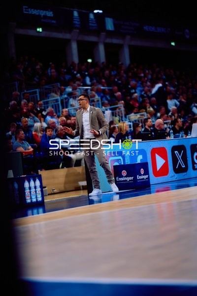 Trainer an der Seitenlinie