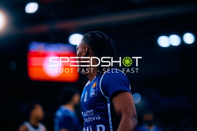 Spieler der MLP Academics Heidelberg blickt zum Spielfeld