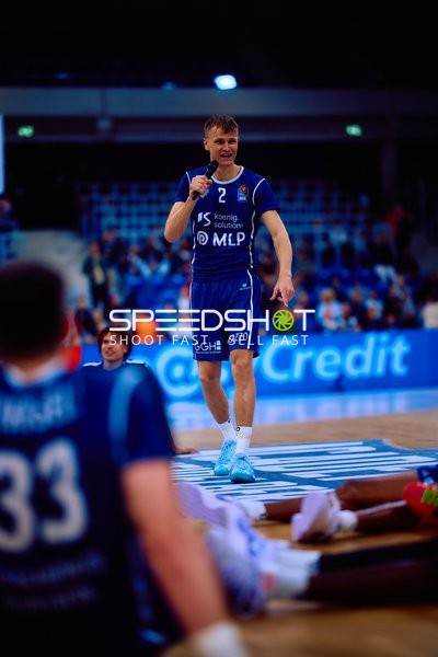 Spieler Niklas Würzner (2, MLP Academics Heidelberg) feiert Aktion