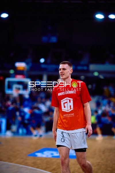 Spieler der Niners Chemnitz beim Aufwärmen