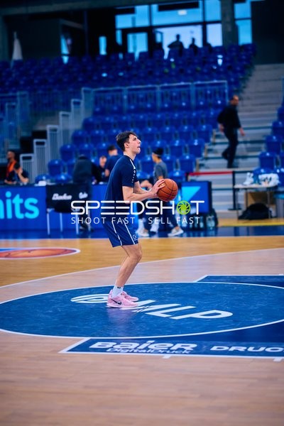 Spieler der MLP Academics Heidelberg zeigt Wurf