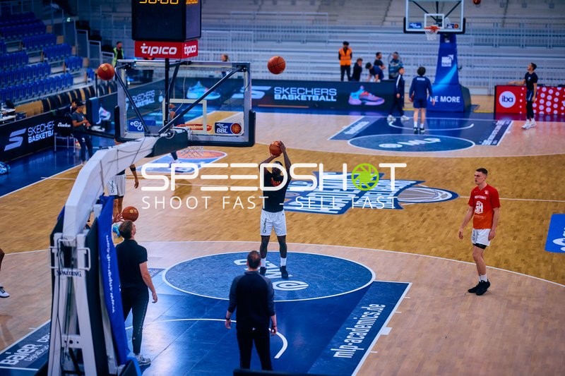 Probewurf vor Spielbeginn