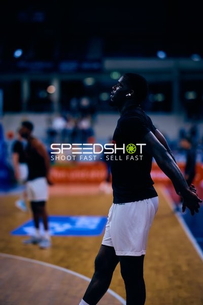 Spieler der Niners Chemnitz bei Aufwärmübung