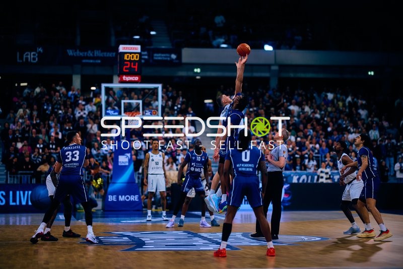 Sprungball zum Spielbeginn