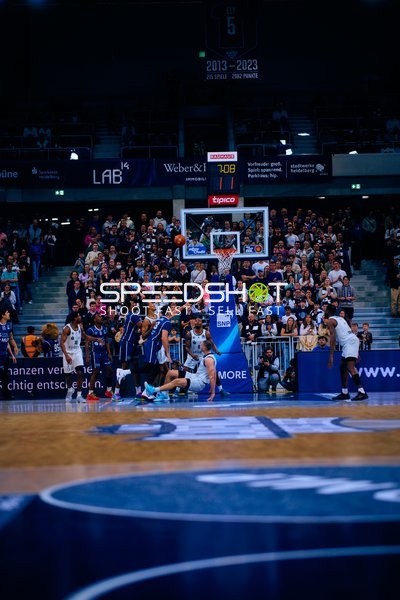 Wurf im Basketballspiel